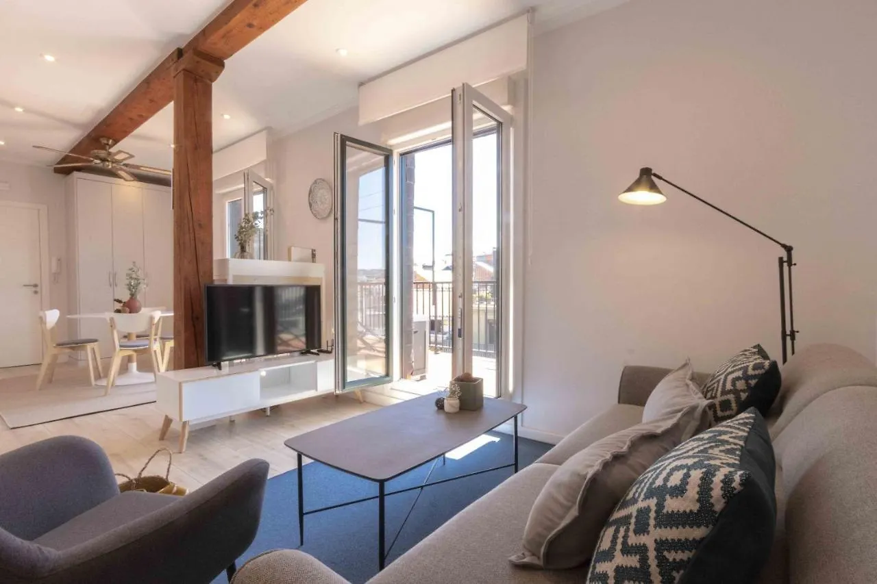 The Rentals Collection - Urgull San Sebastian Apartment